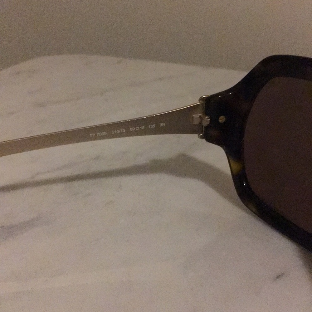 Tory Burch Oversized Tortoise Shell Sunglasses - image 5